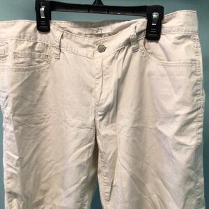 Loft size 6 Bermuda shorts; gently worn